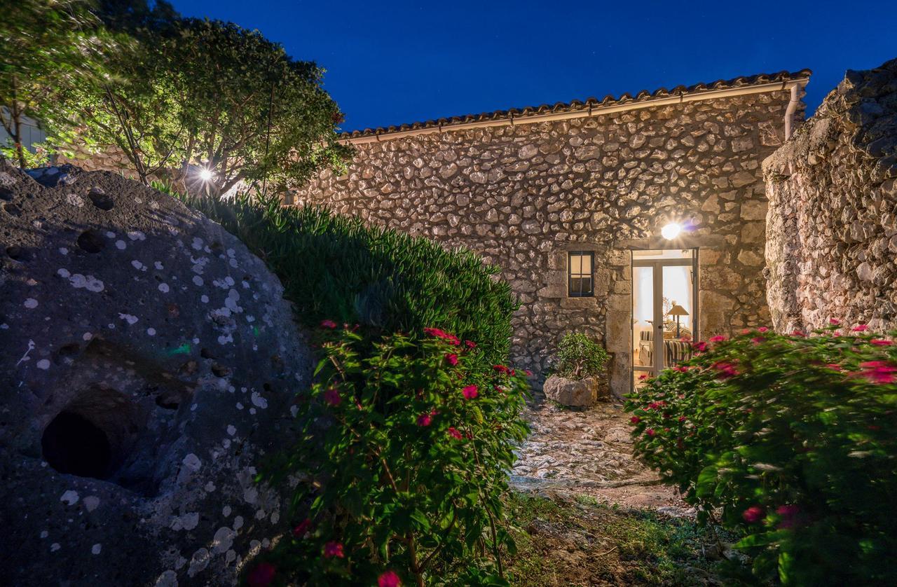 Askos Stone Villa - The Island Panorama อายิโอสนิโกลาโอส ภายนอก รูปภาพ